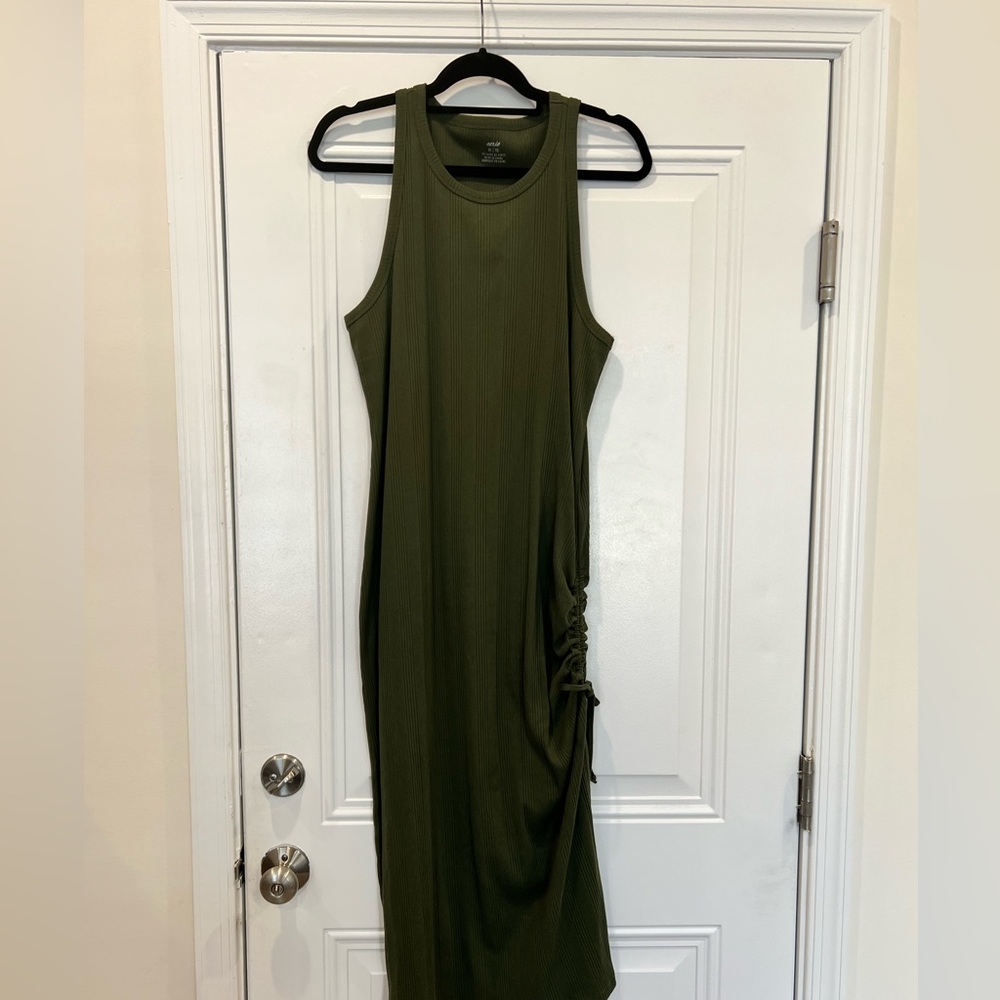 Green Aerie bodycon dress. Never worn, tags off.